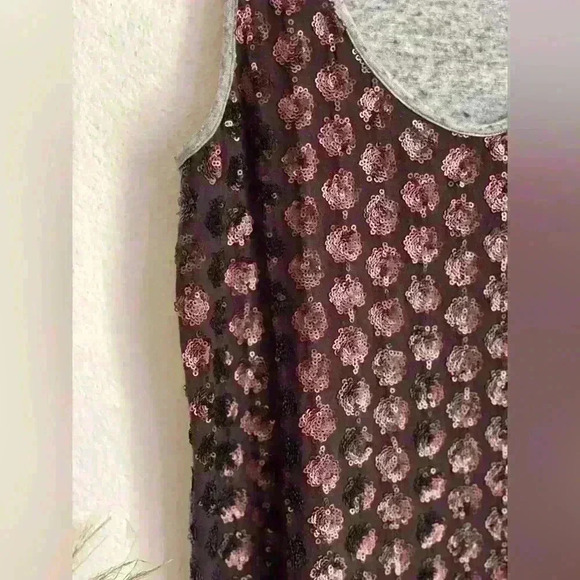 Unique elongated sequence top from a European luxury brand - Picture 2 of 13